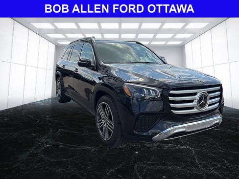 Used 2025 Mercedes-Benz GLS 450 4MATIC image 7
