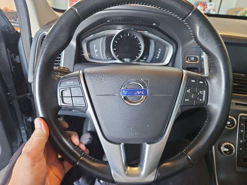 Used 2016 Volvo XC60 T6 w/ Protection Package image 27