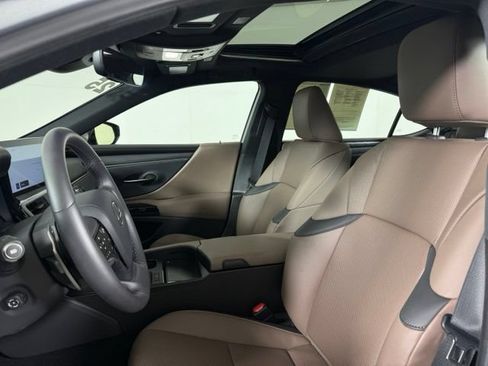 Used 2025 Lexus ES 350 w/ Premium Package FWD image 5