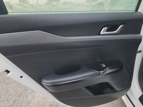 Used 2025 Kia K5 LXS image 10