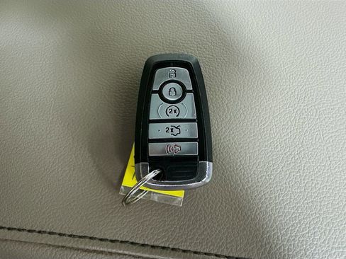 Used 2018 Ford Expedition Limited image 42