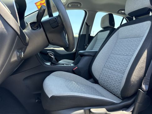 Used 2023 Chevrolet Equinox LS w/ Midnight Edition FWD image 16