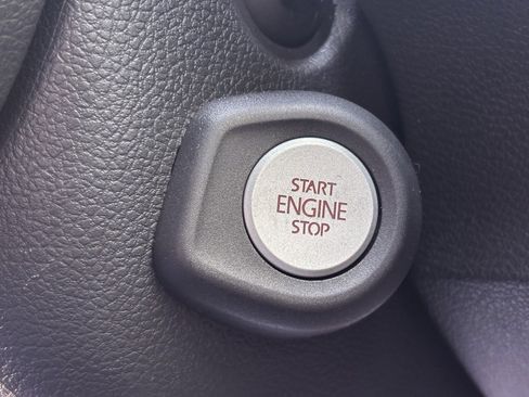 Used 2013 Volkswagen Golf R 4-Door image 5