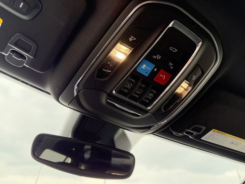 Used 2024 Jeep Grand Cherokee Limited w/ Black Appearance Package image 31