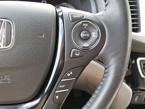 Used 2016 Honda Pilot Touring image 24