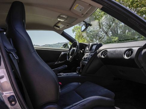 Used 2011 Nissan GT-R Premium AWD/4WD image 28