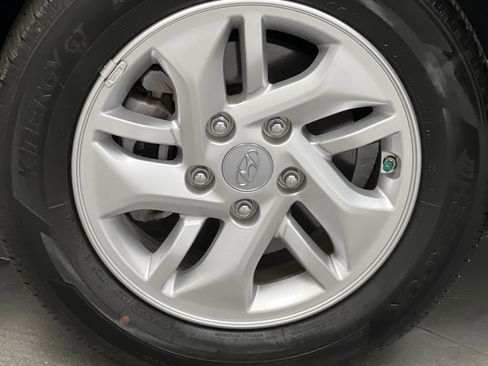 Used 2025 Hyundai Venue SE FWD image 55
