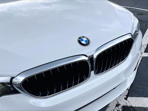 Used 2019 BMW 530i w/ Convenience Package RWD image 29