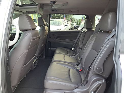 Used 2023 Honda Odyssey Touring image 7
