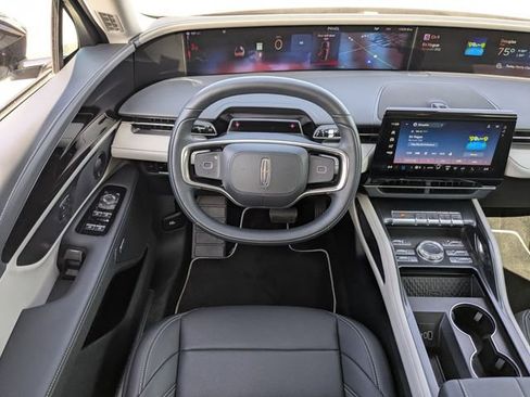 Used 2025 Lincoln Nautilus Premier w/ Equipment Group 102A image 15