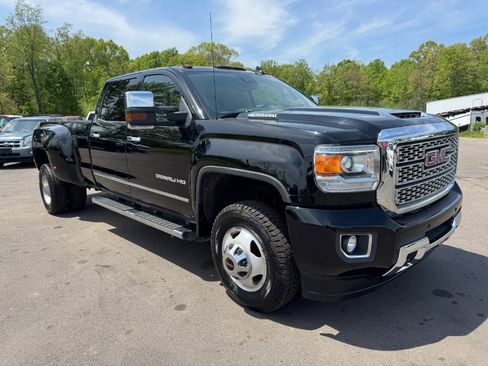 Used 2019 GMC Sierra 3500 Denali AWD/4WD image 7