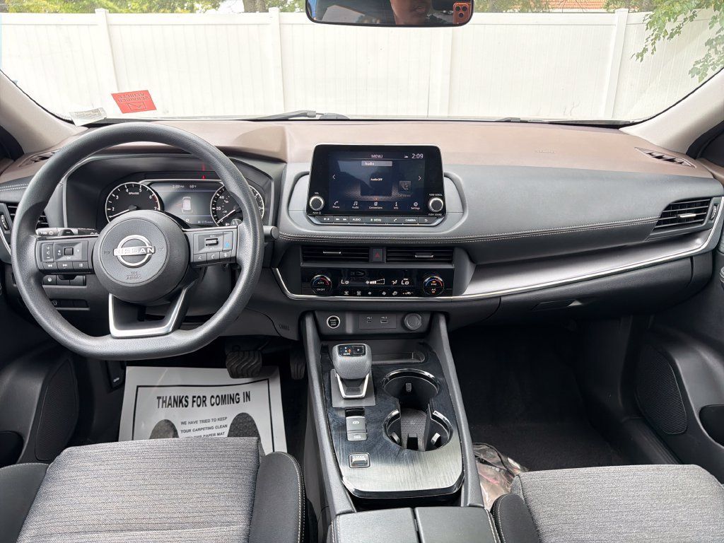 Certified 2023 Nissan Rogue SV FWD image 15