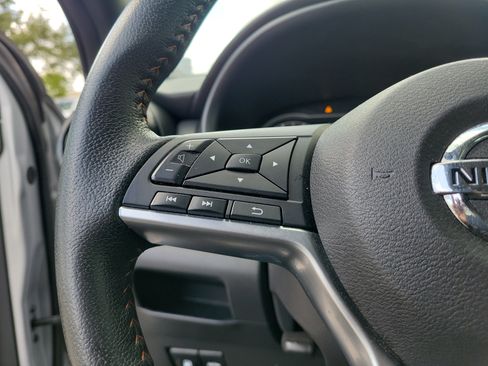 Used 2019 Nissan Kicks SR w/ SR Premium Package FWD image 23