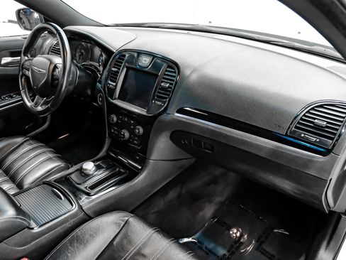 Used 2018 Chrysler 300 S AWD/4WD image 10