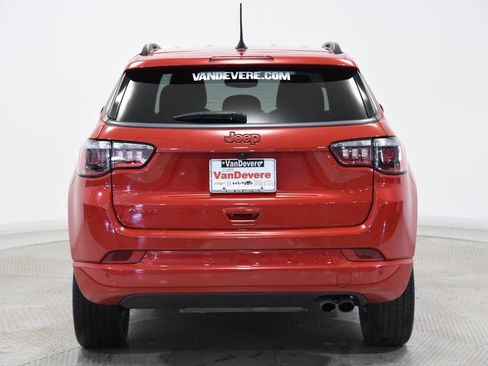 Used 2022 Jeep Compass Limited image 9