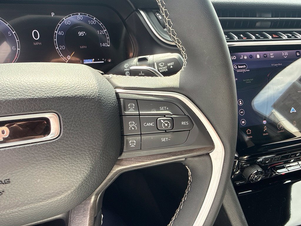 Used 2025 Jeep Grand Cherokee L Limited AWD/4WD image 19