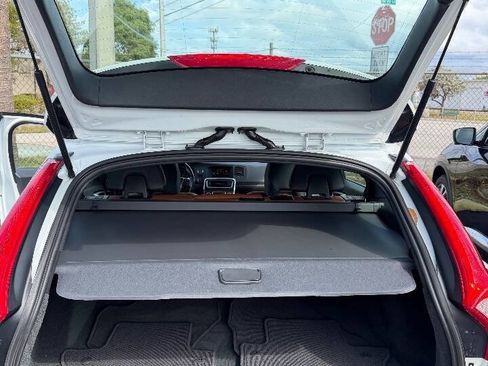 Used 2015 Volvo V60 T5 Platinum image 22