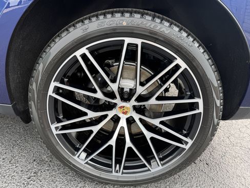 New 2026 Porsche Macan image 9