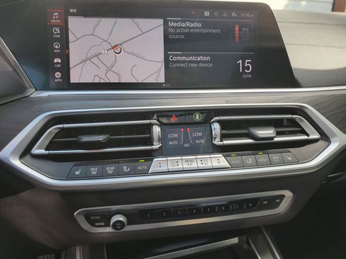 Used 2020 BMW X7 xDrive40i w/ Cold Weather Package AWD/4WD image 36
