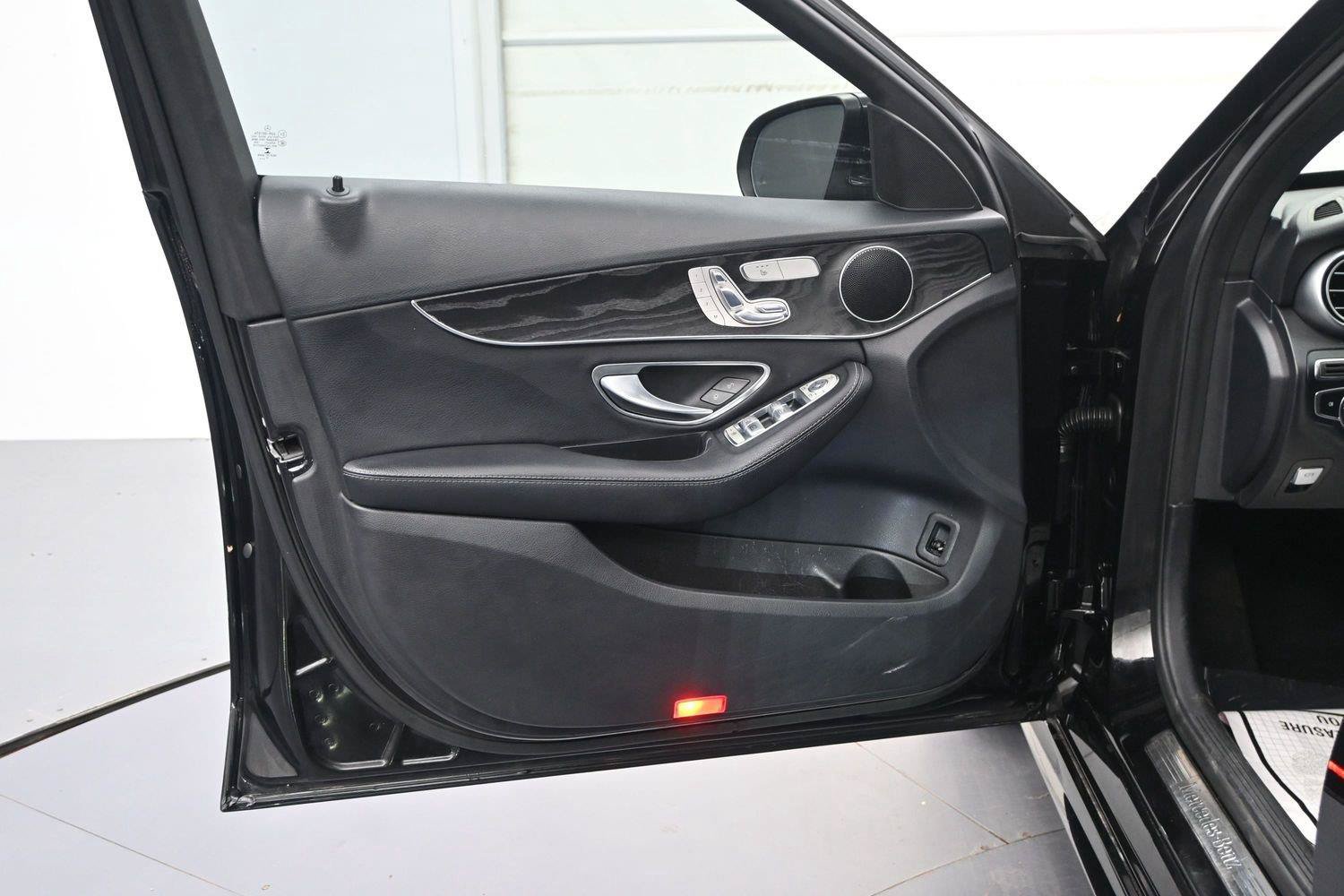 Used 2018 Mercedes-Benz C 300 4MATIC Sedan image 10
