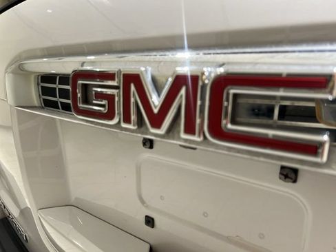 Certified 2019 GMC Yukon Denali w/ Open Road Package AWD/4WD image 31