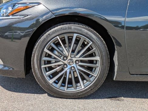 Used 2025 Lexus ES 300h w/ Premium Package image 23