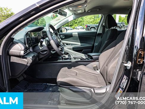Used 2024 Hyundai Elantra SEL FWD image 18