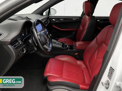 Used 2024 Porsche Macan AWD/4WD image 10