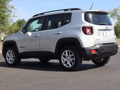 Used 2017 Jeep Renegade Latitude w/ Cold Weather Group AWD/4WD image 7