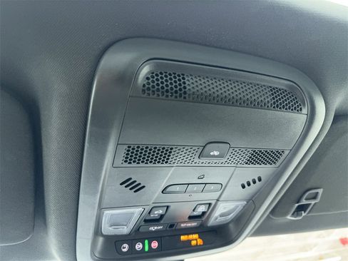 Used 2020 Cadillac XT6 Premium Luxury image 33