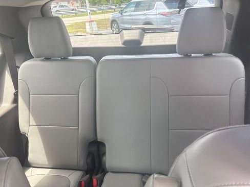 Used 2019 Chevrolet Traverse Premier w/ Driver Confidence II Package FWD image 12
