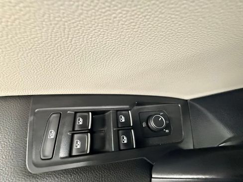 Used 2021 Volkswagen Tiguan SEL w/ 2-Row Tiguan MDO Package AWD/4WD image 17