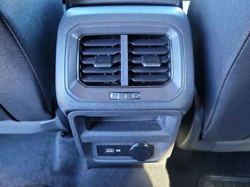 Used 2020 Volkswagen Tiguan SEL image 12