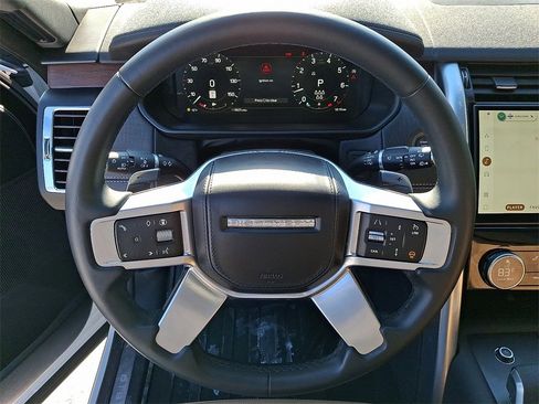 Certified 2025 Land Rover Discovery Dynamic SE image 14