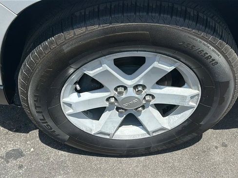 Used 2014 GMC Acadia SLE FWD image 12