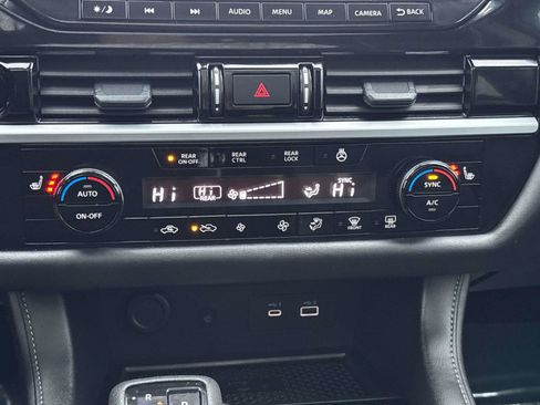 Used 2025 Nissan Pathfinder SL w/ SL Premium Package image 28