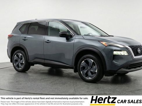 Used 2025 Nissan Rogue SV image 1