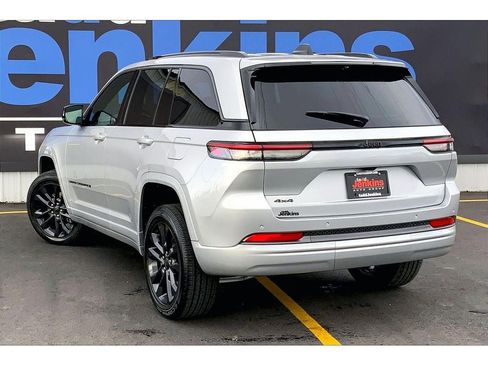 New 2026 Jeep Grand Cherokee Limited AWD/4WD image 3