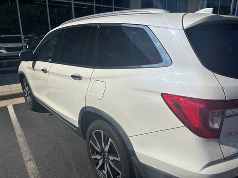 Used 2019 Honda Pilot Touring image 10
