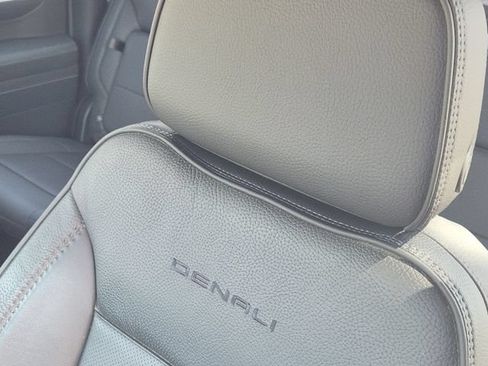Used 2025 GMC Sierra 1500 Denali w/ Denali Reserve Package AWD/4WD image 15