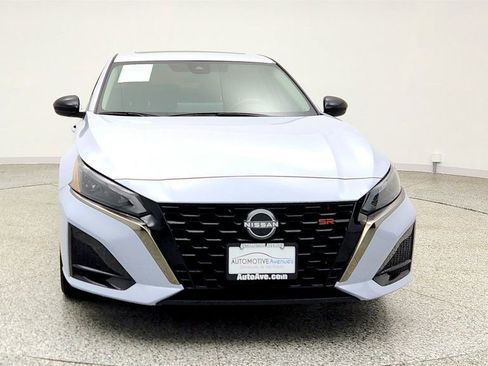 Used 2024 Nissan Altima 2.5 SR w/ SR Premium Package image 2