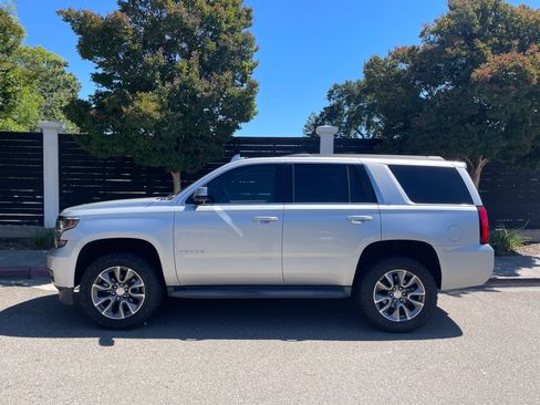 Used 2019 Chevrolet Tahoe LT RWD image 1