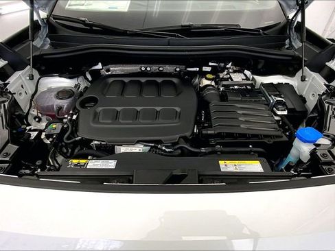 New 2026 Volkswagen Tiguan SE R-Line image 11