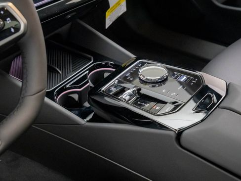 New 2026 BMW 530i xDrive w/ Executive Package image 12