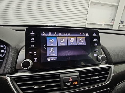 Used 2018 Honda Accord Sport image 17