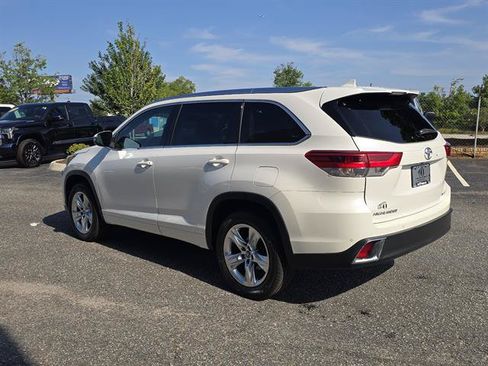 Used 2017 Toyota Highlander Limited FWD image 5