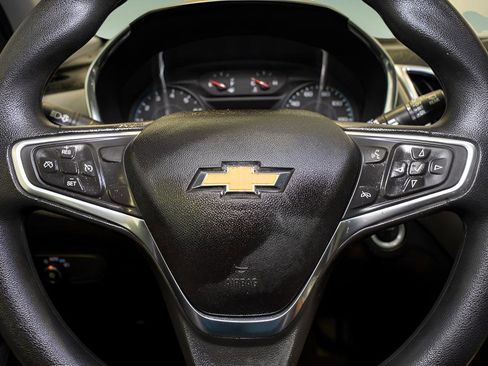 Used 2018 Chevrolet Equinox LS image 16