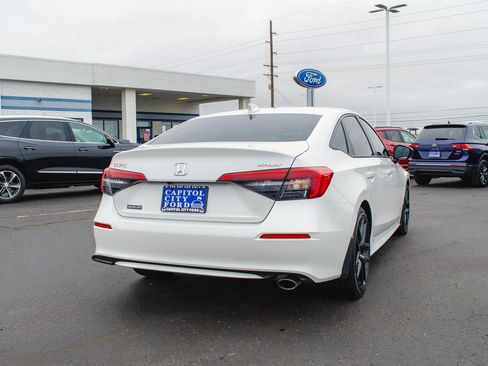 Used 2023 Honda Civic Sport image 4