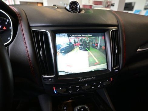 Used 2019 Maserati Levante GranLusso AWD/4WD image 43