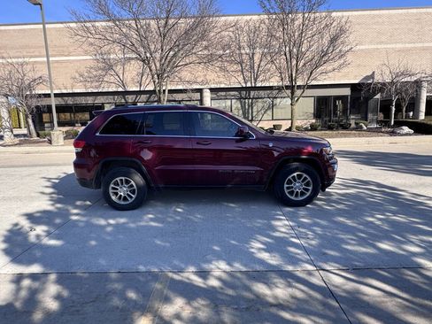 Used 2019 Jeep Grand Cherokee Laredo image 9